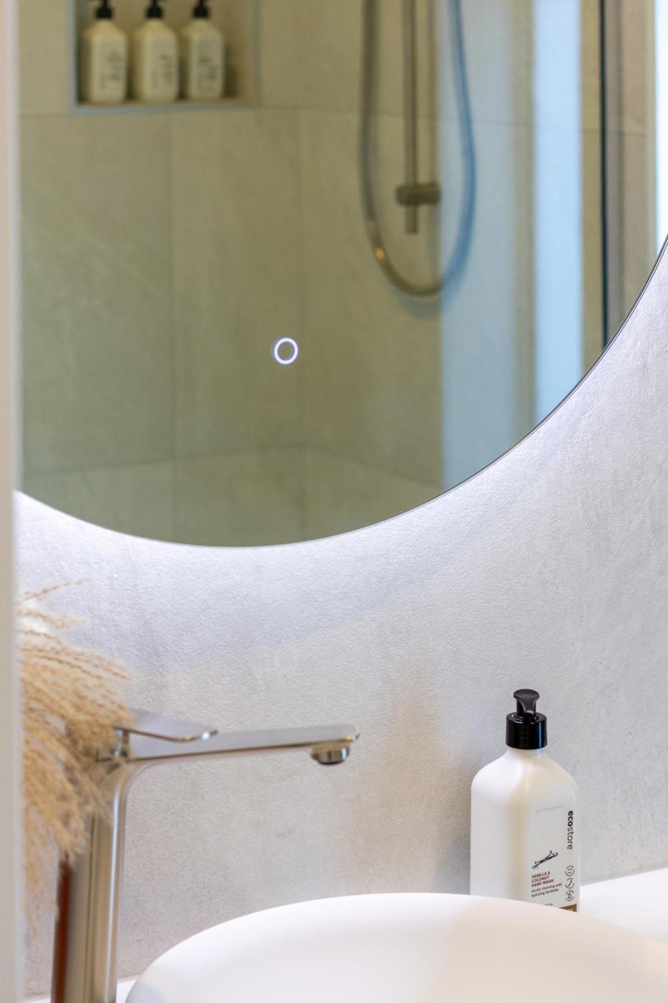 Luxury Beachside Living Elegant 3-Bedroom Haven Christchurch Luaran gambar