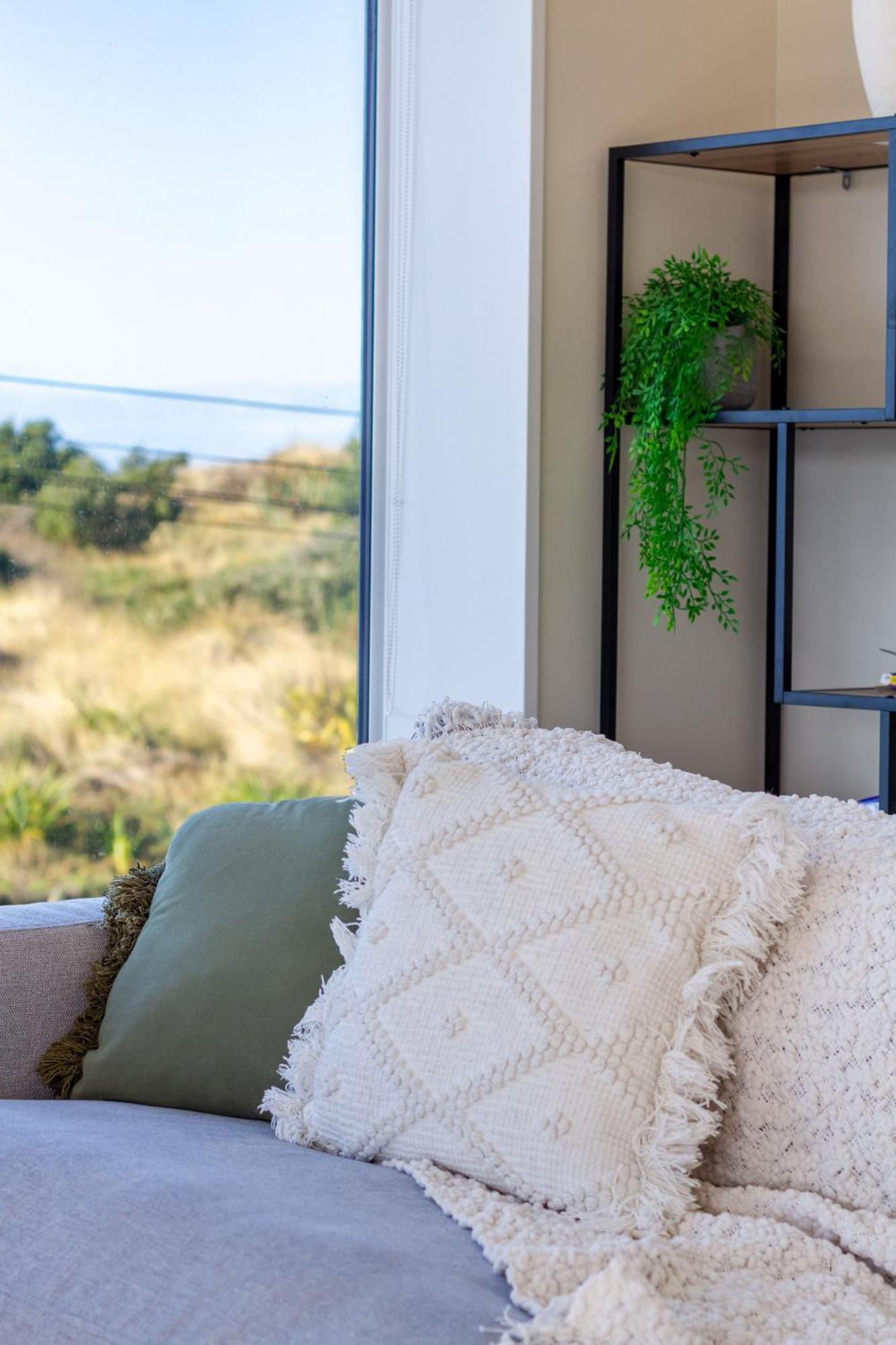 Luxury Beachside Living Elegant 3-Bedroom Haven Christchurch Luaran gambar