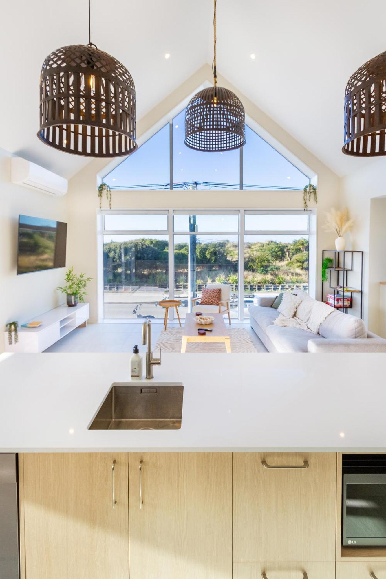 Luxury Beachside Living Elegant 3-Bedroom Haven Christchurch Luaran gambar