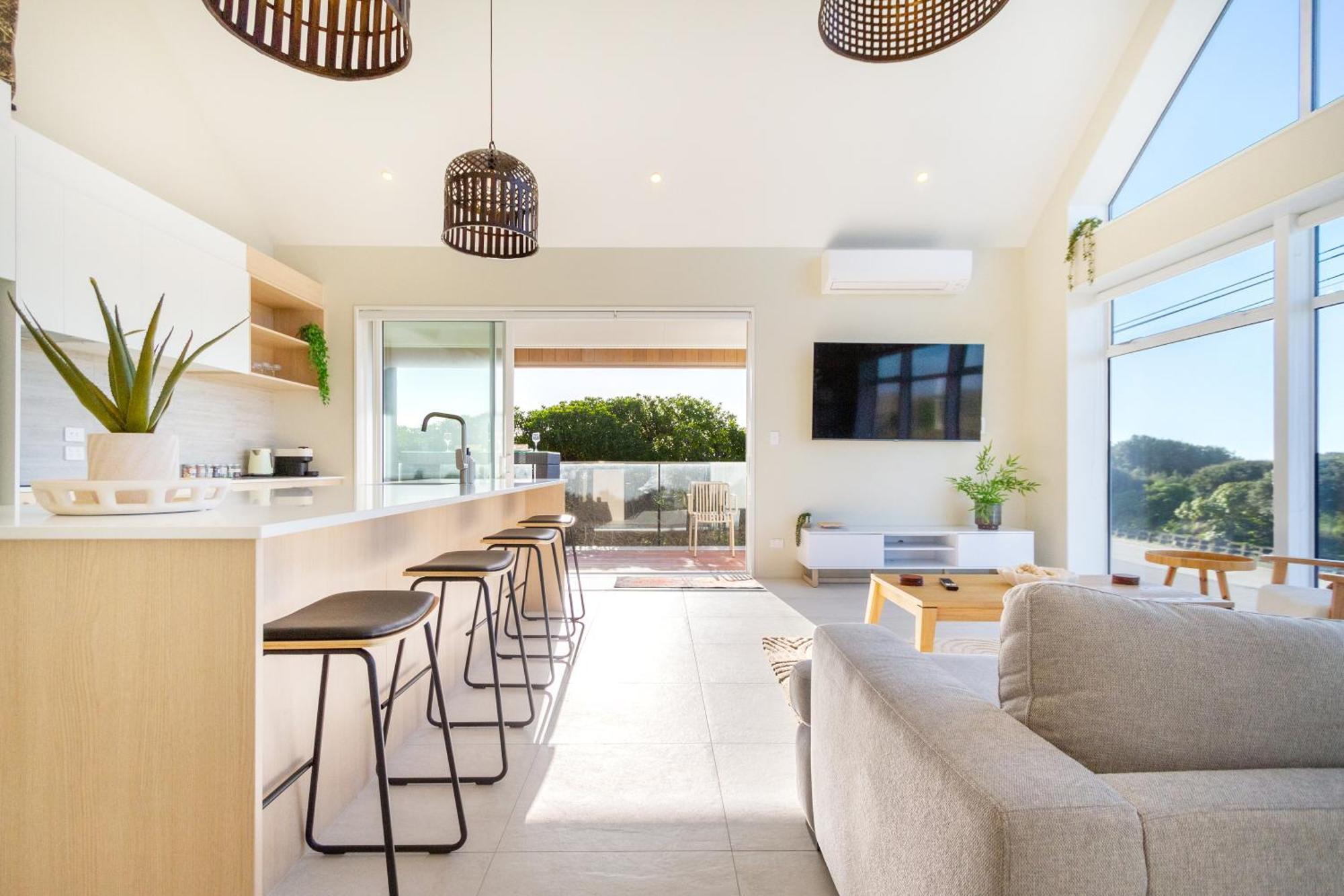 Luxury Beachside Living Elegant 3-Bedroom Haven Christchurch Luaran gambar